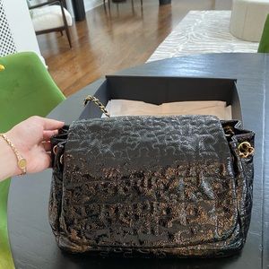 Gorgeous black patent leather Chanel flat bag 💕